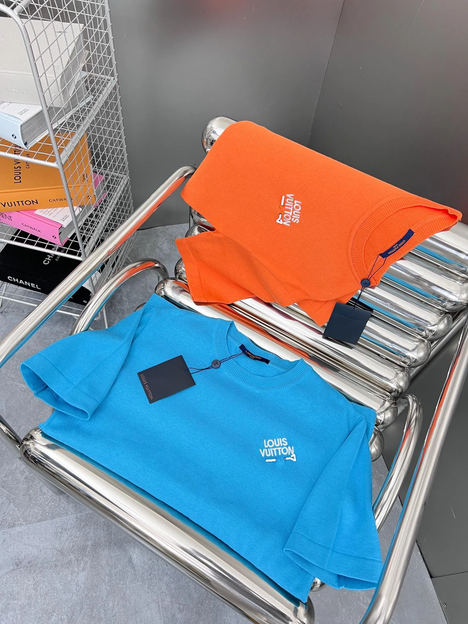🅿️200 High Quality Lv 2025 Spring and Summer Pin🧷Short Sleeve Knitted Same as Official Website Customized Sweater Neck➕Front Chest Pin🧷Design High Density Imported Embroidery Custom Dyed Wool Yarn S M L XL